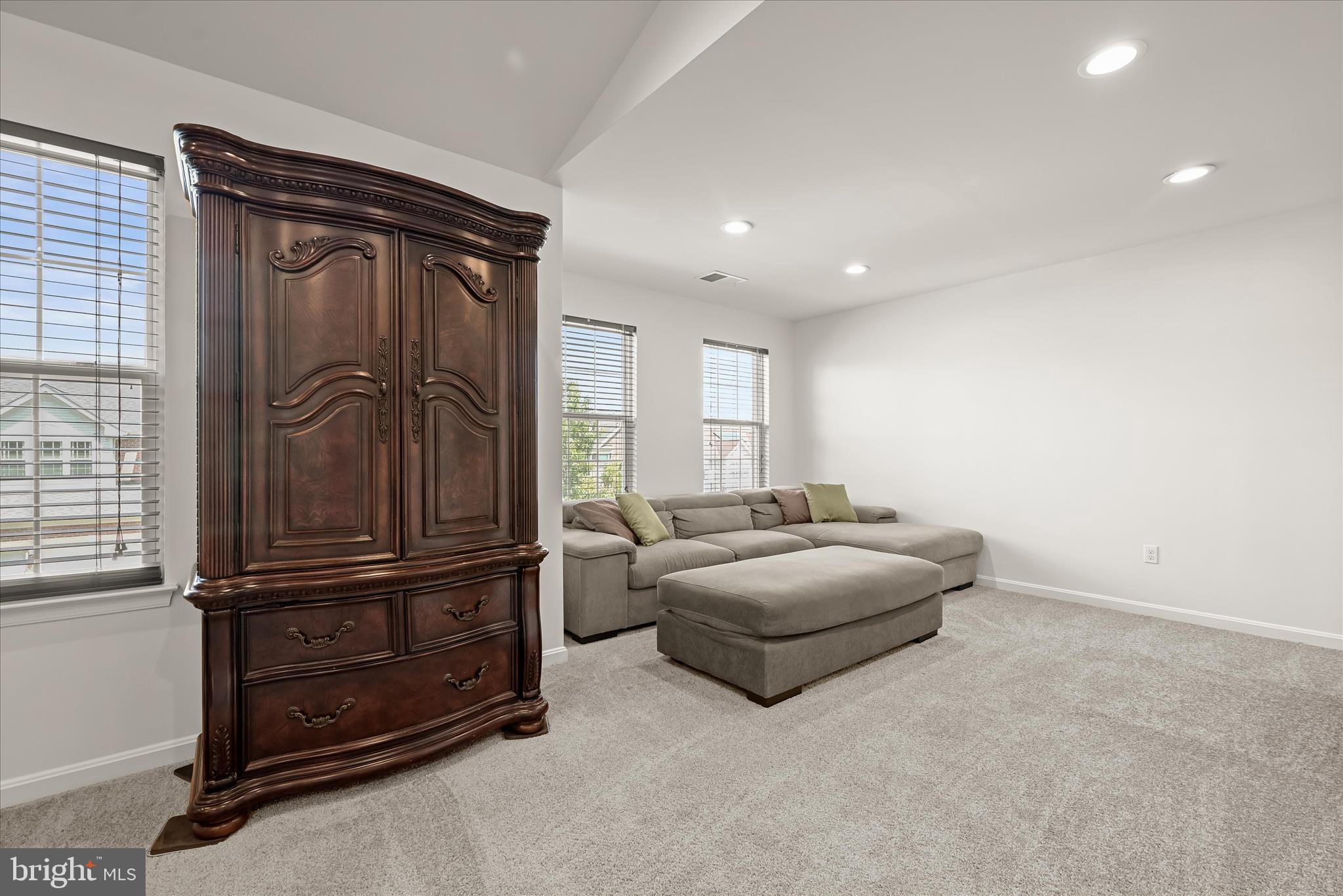 HUNTERS RIDGE - Residential