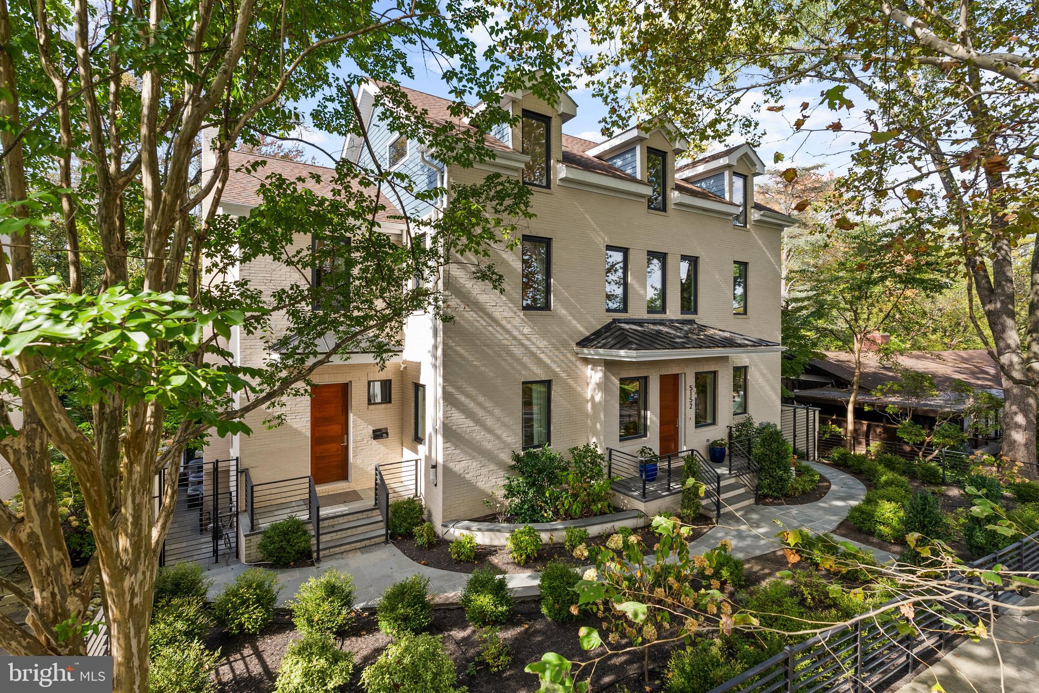 FOREST HILLS - Residential