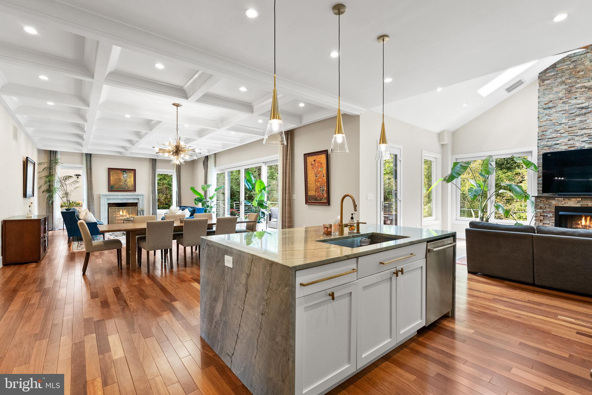 FOREST HILLS - Residential