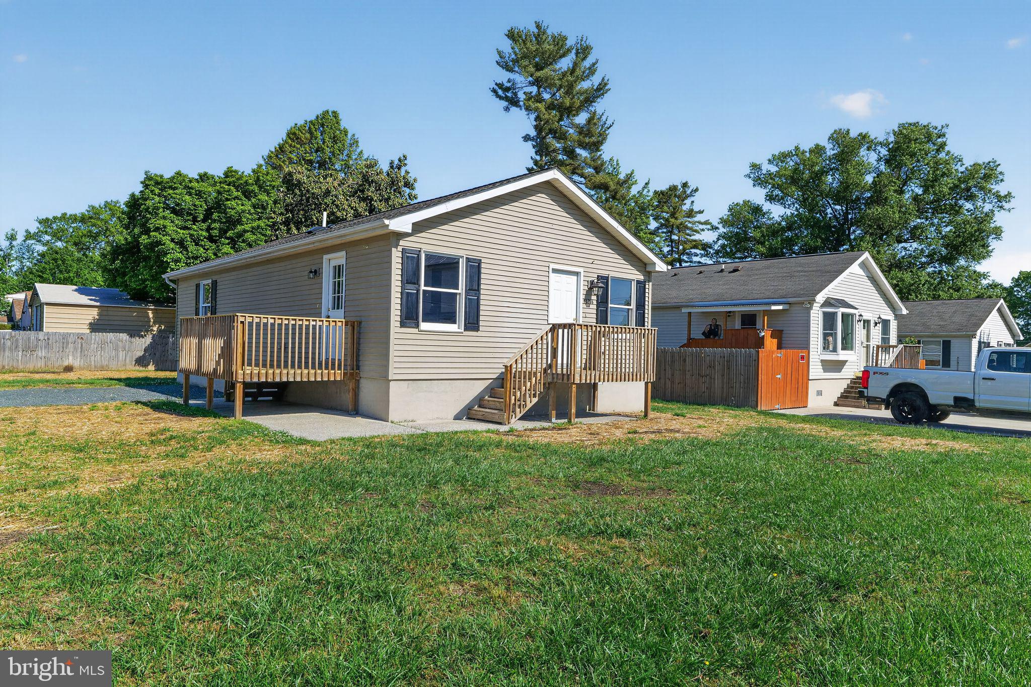 OLIVER BEACH - Residential