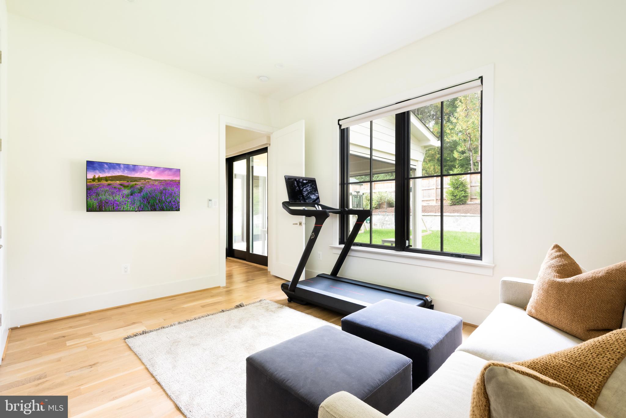 COUNTRY CLUB HILLS - Residential