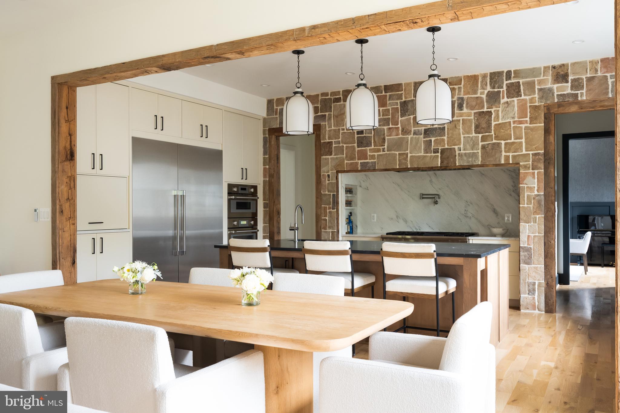 COUNTRY CLUB HILLS - Residential