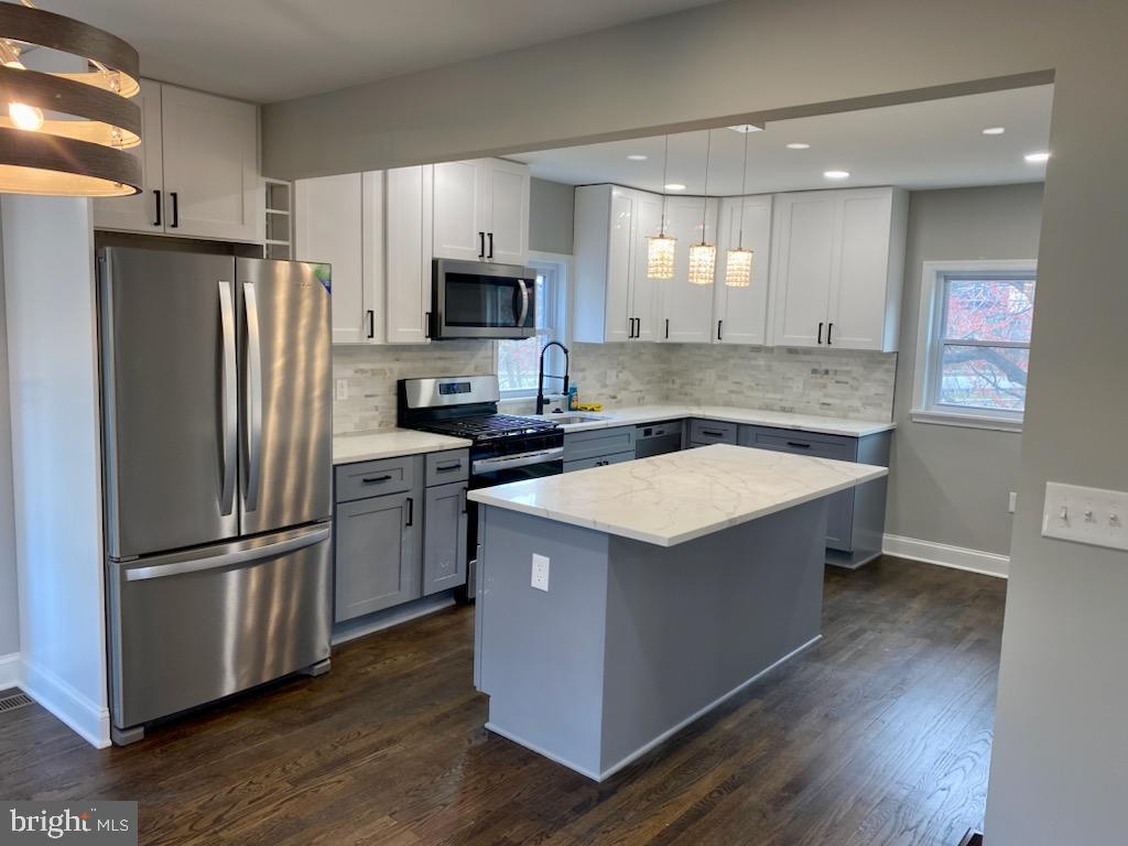 TEMPLE HILLS - Residential