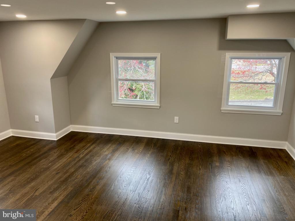 TEMPLE HILLS - Residential