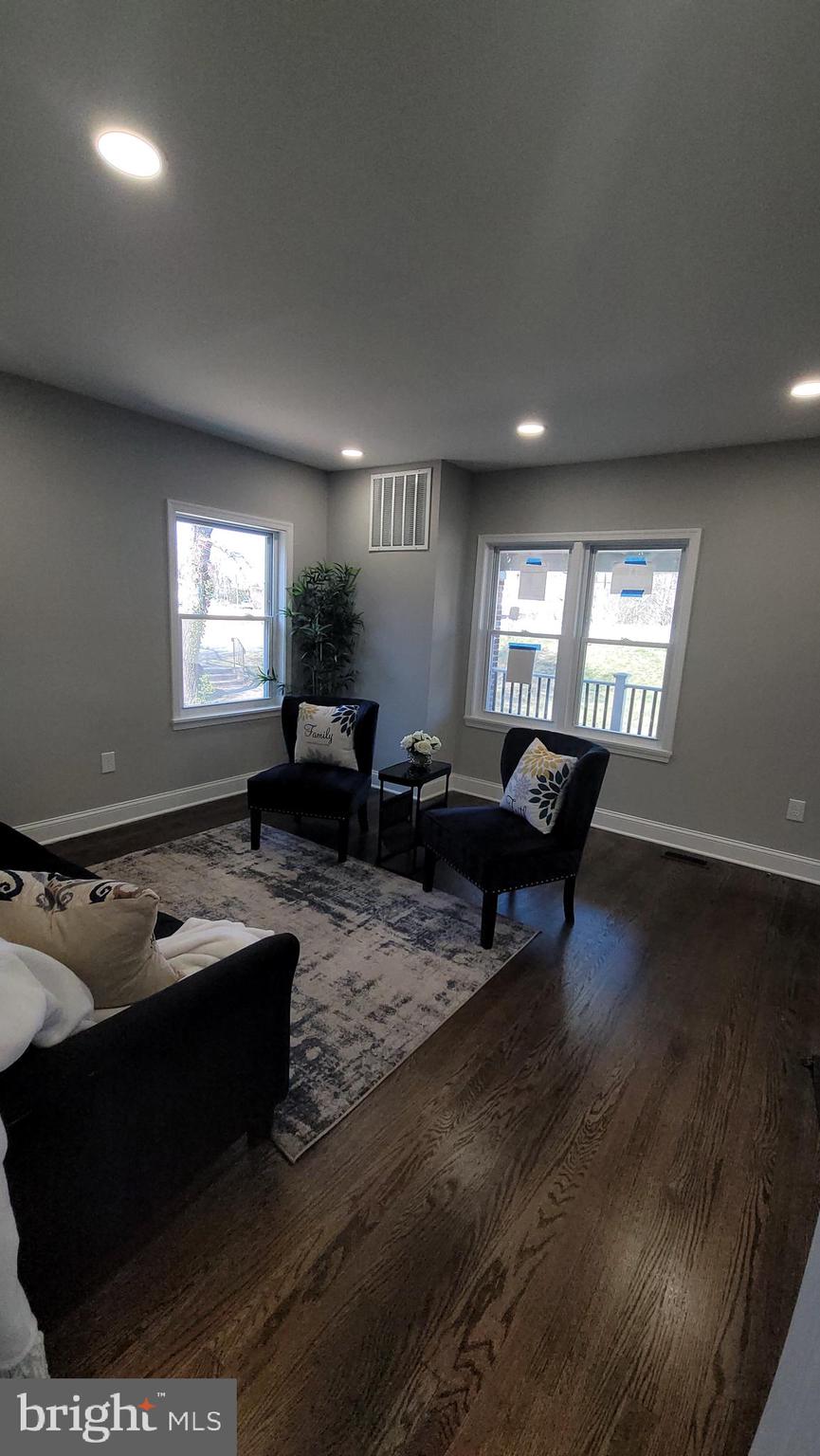 TEMPLE HILLS - Residential