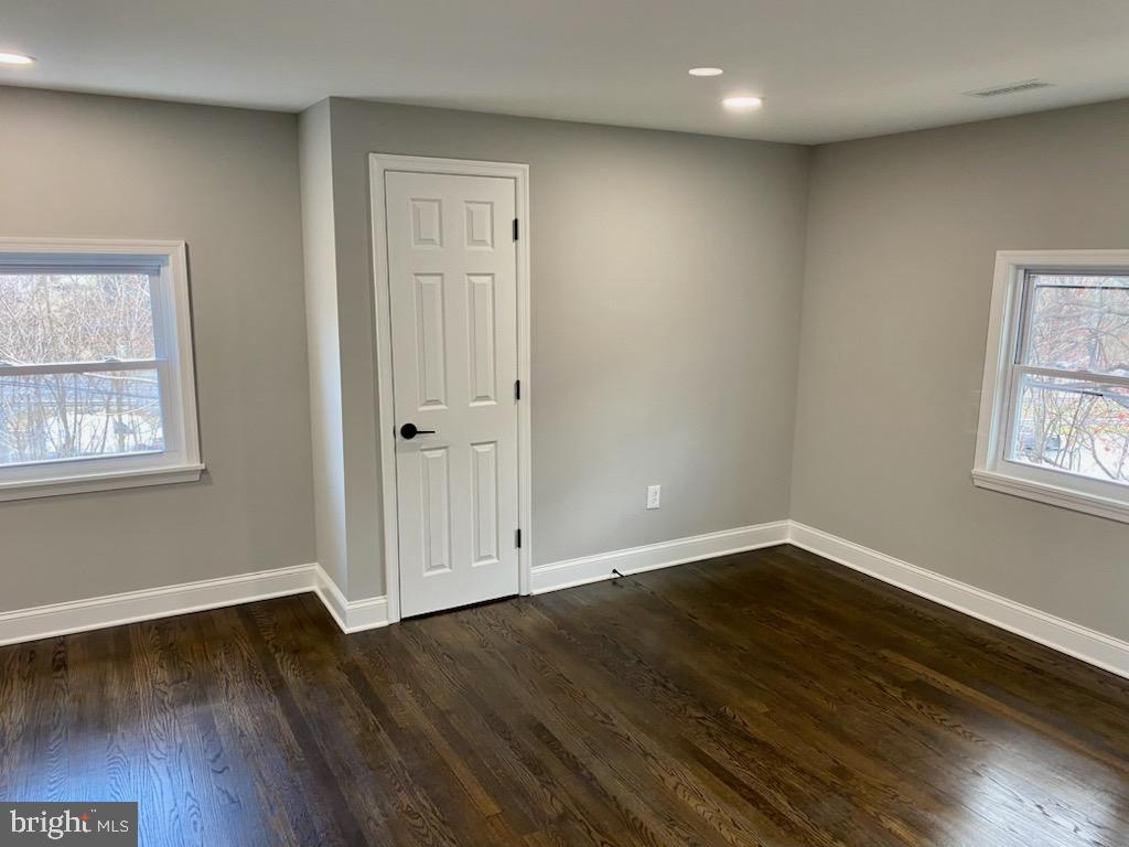 TEMPLE HILLS - Residential
