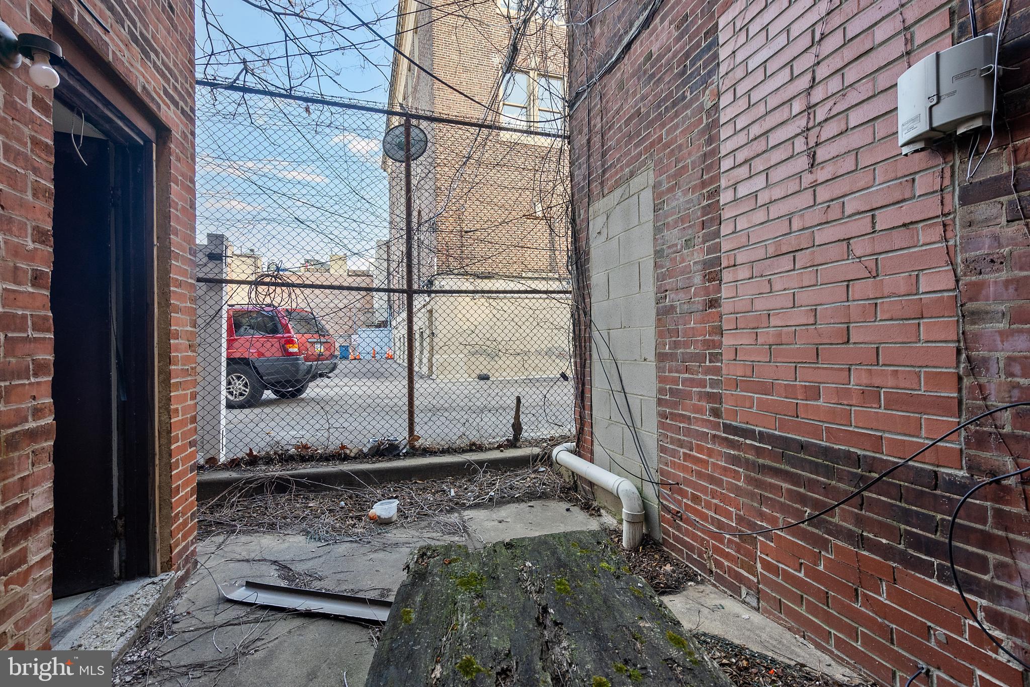 QUEEN VILLAGE - Residential Income