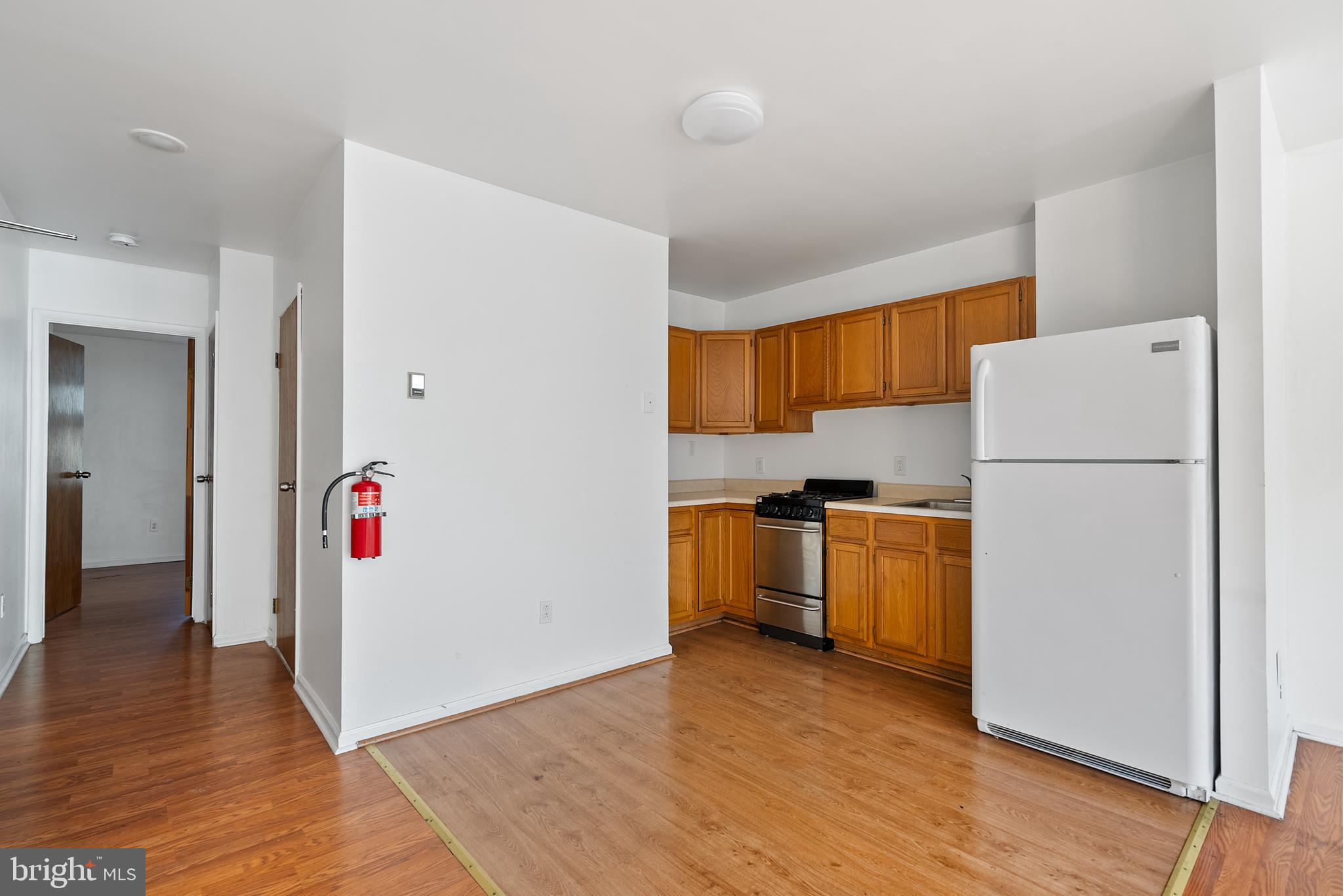QUEEN VILLAGE - Residential Income