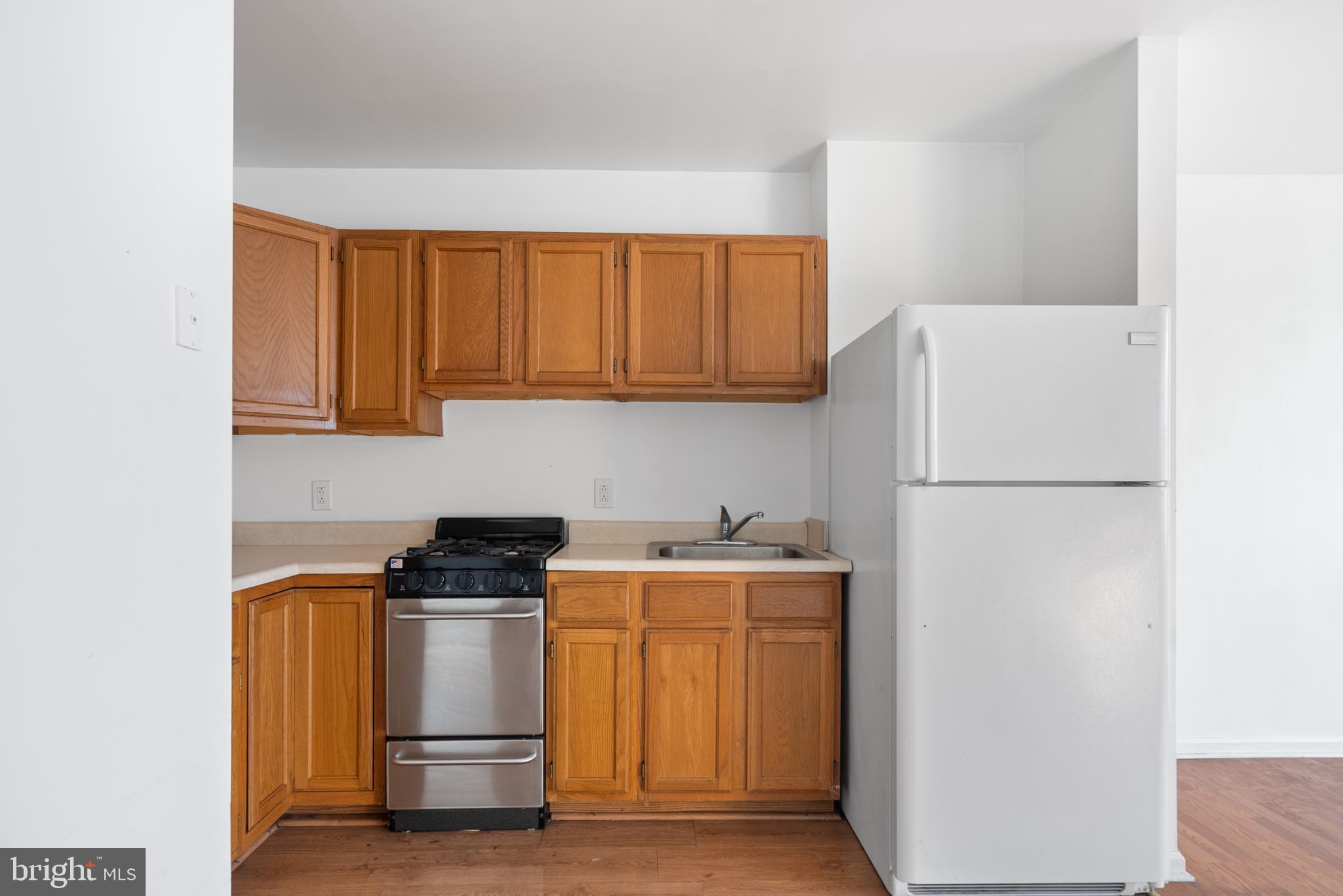QUEEN VILLAGE - Residential Income
