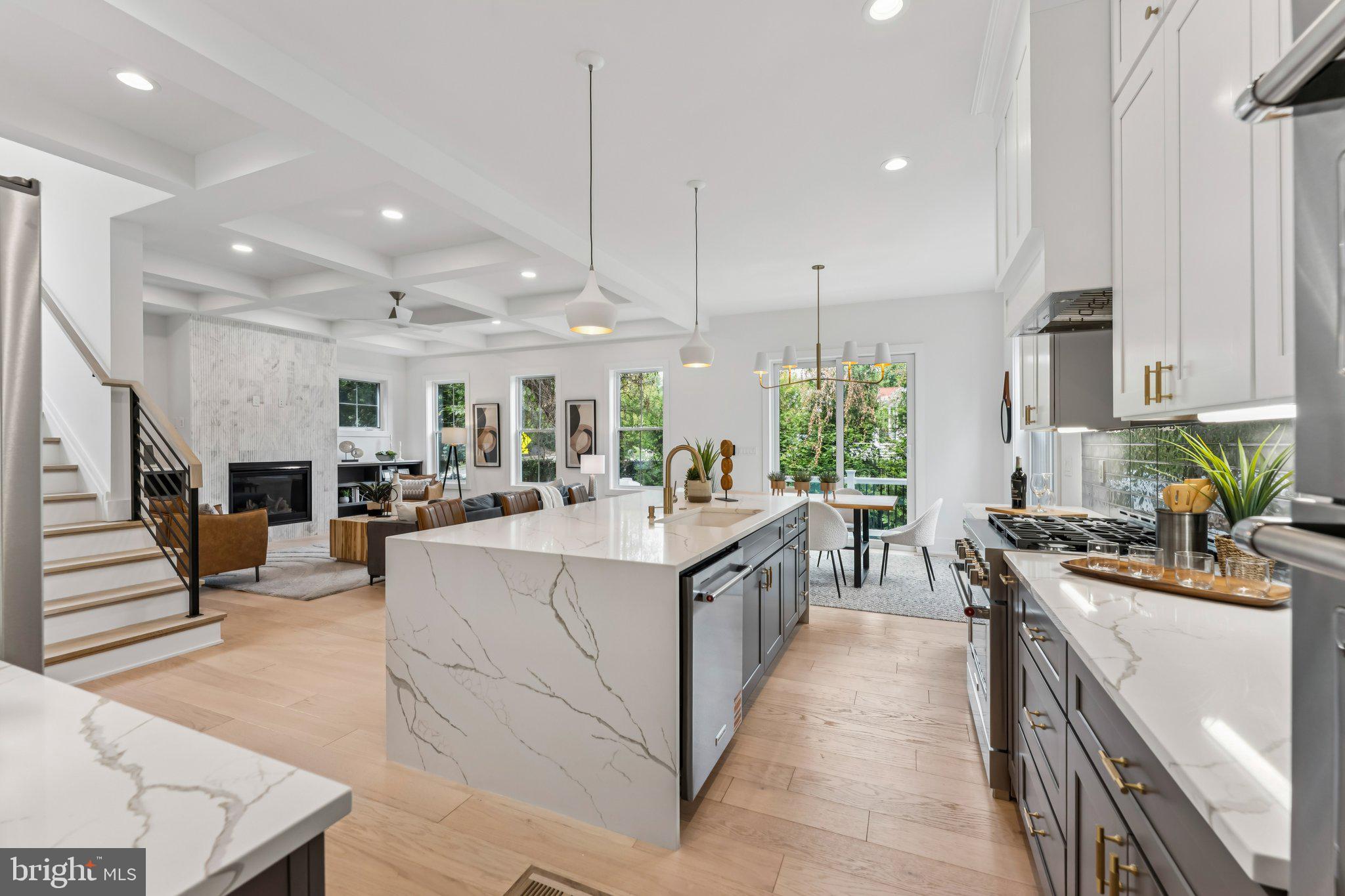 WAYCROFT - WOODLAWN - Residential