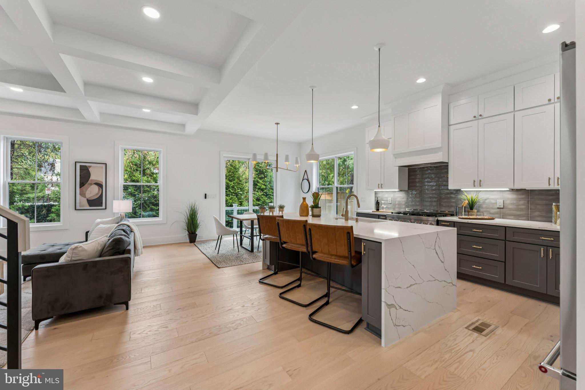 WAYCROFT - WOODLAWN - Residential