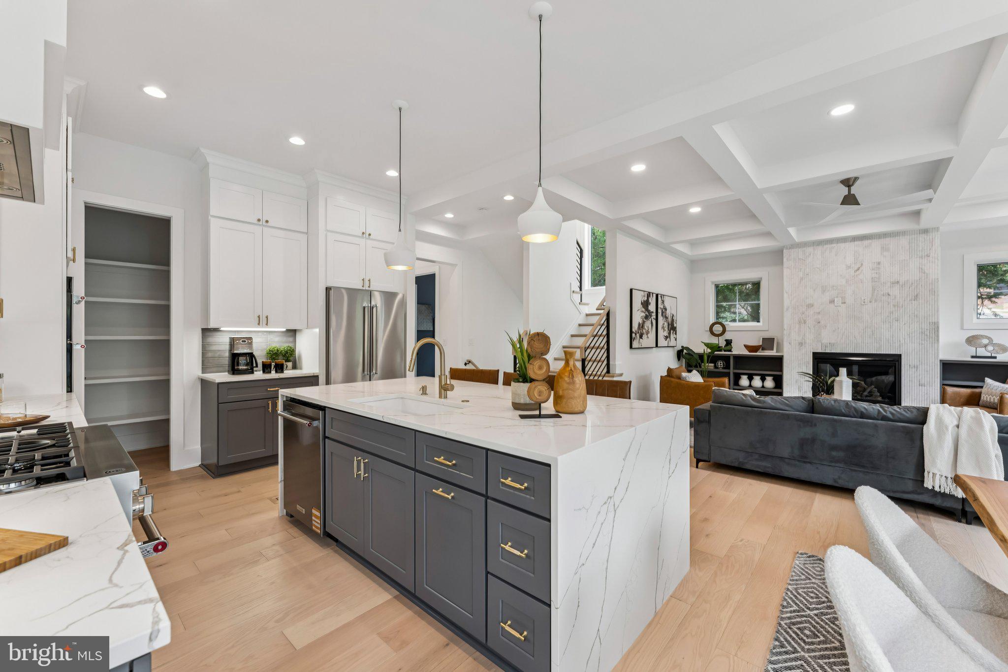 WAYCROFT - WOODLAWN - Residential