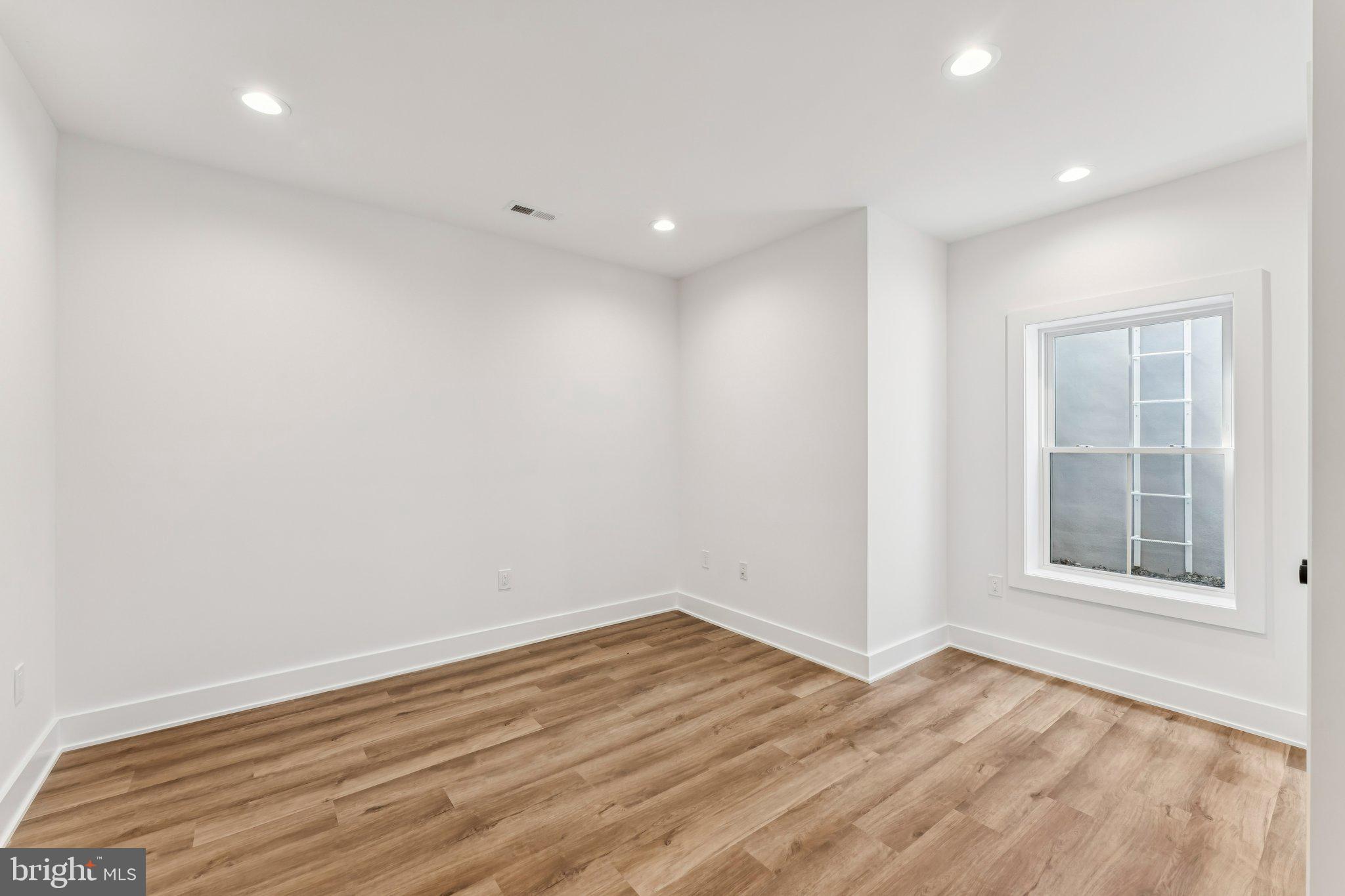 WAYCROFT - WOODLAWN - Residential