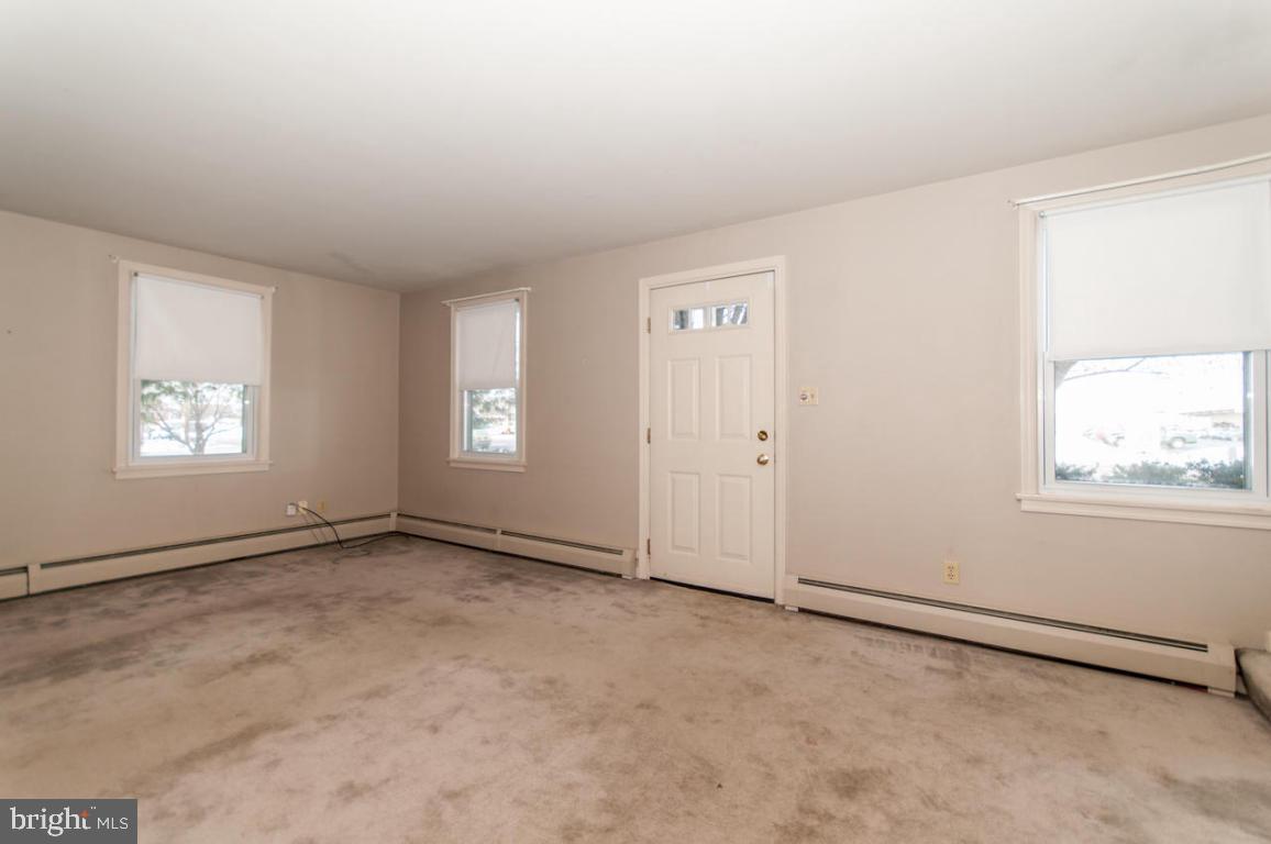 EPHRATA - Commercial Sale