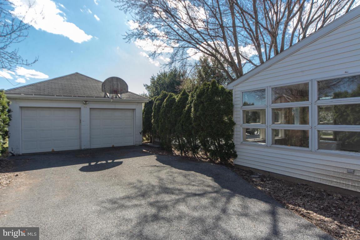 EPHRATA - Commercial Sale