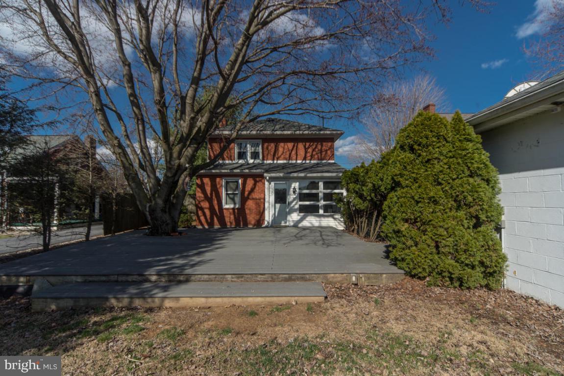 EPHRATA - Commercial Sale