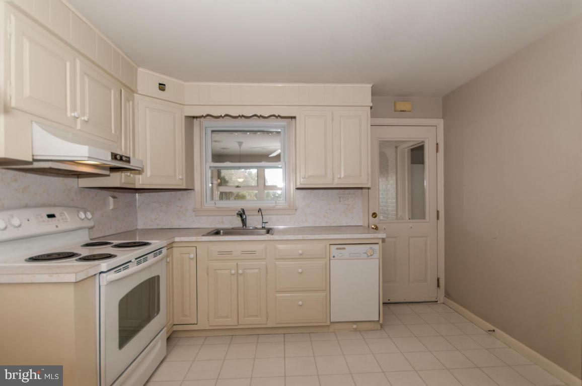 EPHRATA - Commercial Sale