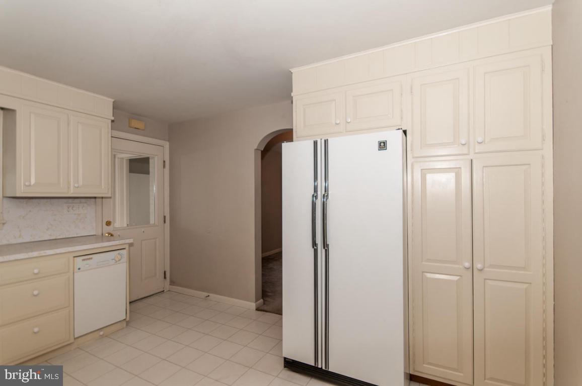 EPHRATA - Commercial Sale
