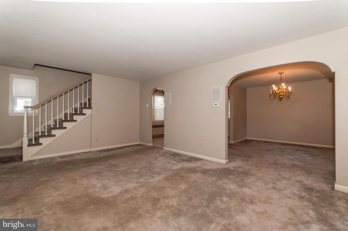 EPHRATA - Commercial Sale