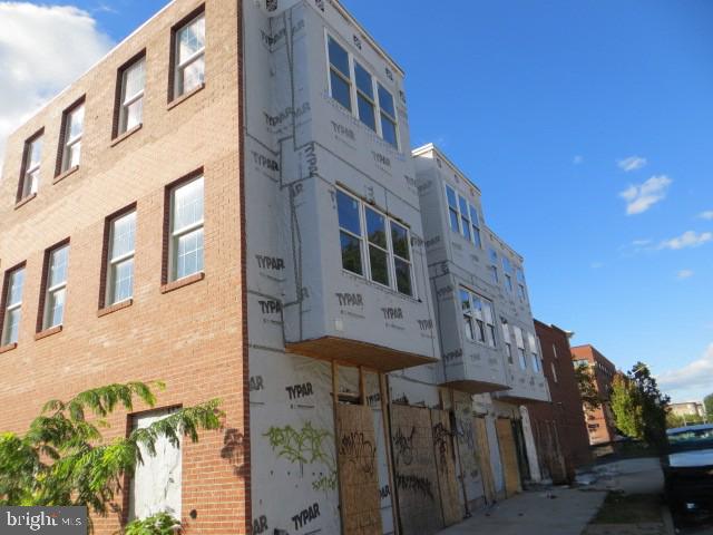 GREENMOUNT WEST - Residential