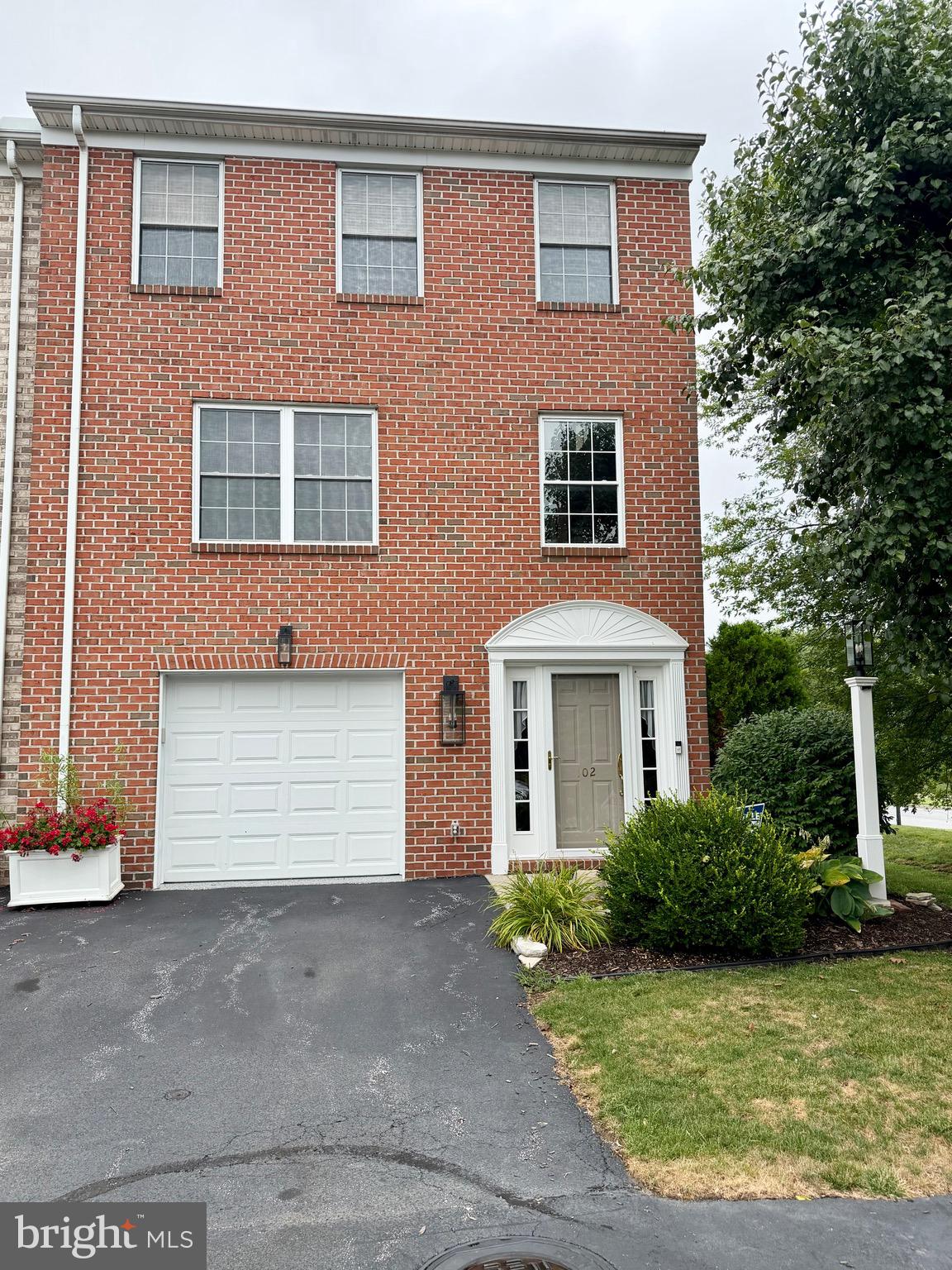 Fully renovated end-unit condo in the sought-after Boulevard Commons Community! This stunning 2,100+ sq ft condo features 2 spacious bedrooms, 1 full bathroom, 2 half bathrooms, a new roof and deck, a finished lower level with a gas fireplace, and numerous updates throughout! Enjoy low-maintenance living in the Central York School District, with easy access to shopping, dining, Route 30, and I-83. Schedule your showing today!