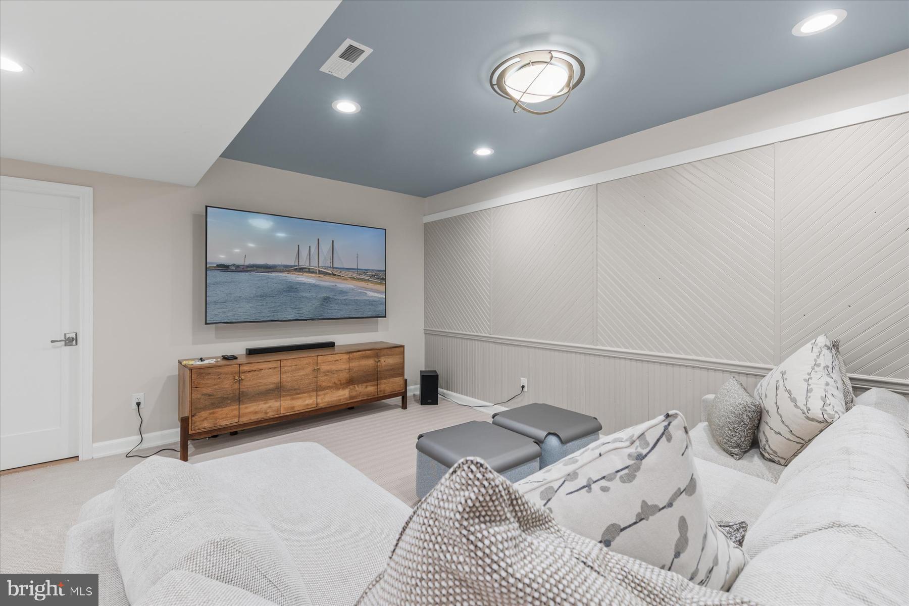 TUCKAHOE SPRINGS - Residential