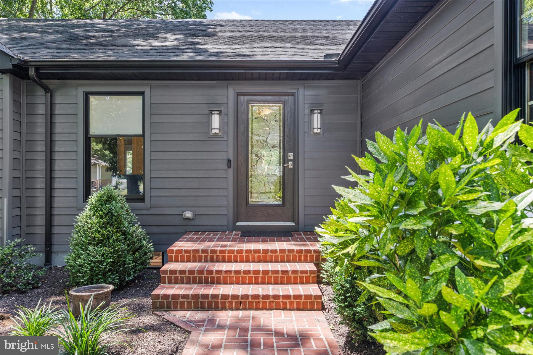 TUCKAHOE SPRINGS - Residential