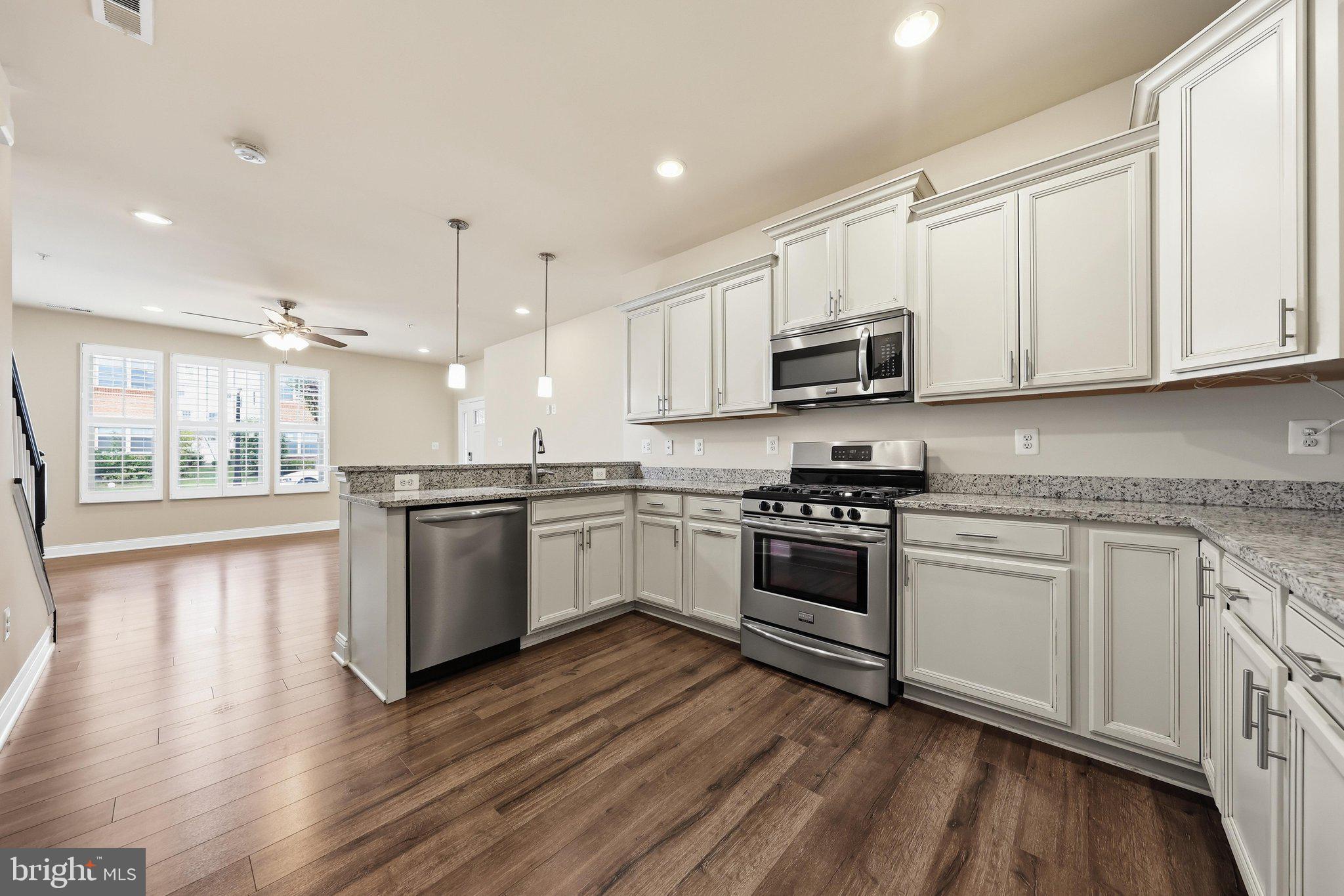 WESTVIEW SOUTH - Residential