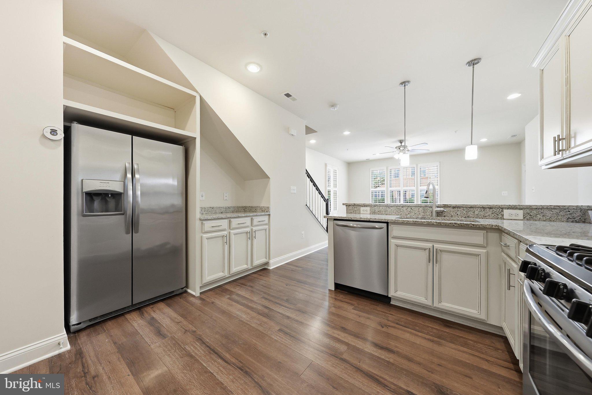 WESTVIEW SOUTH - Residential