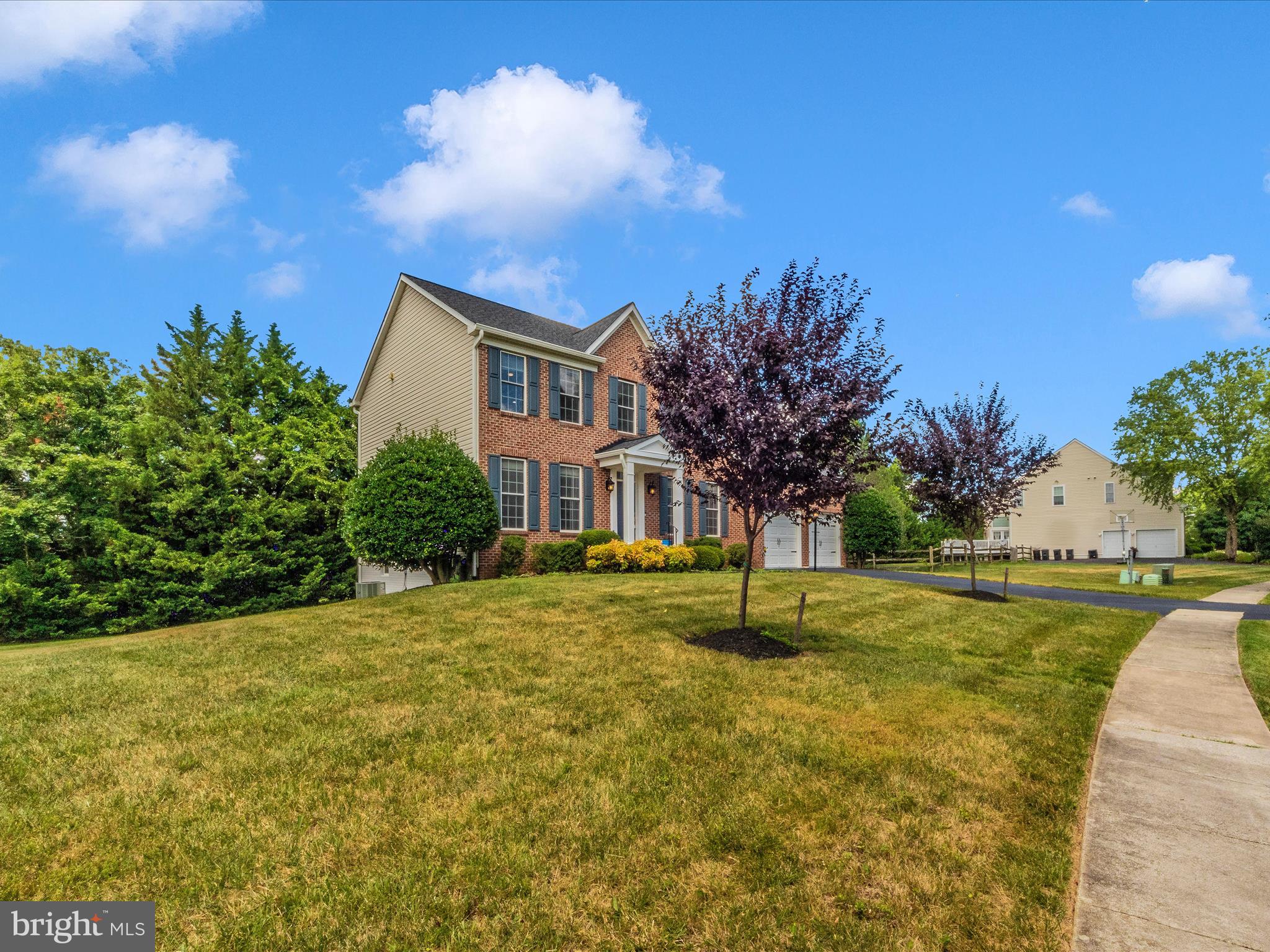 BRIARCLIFF MANOR - Residential