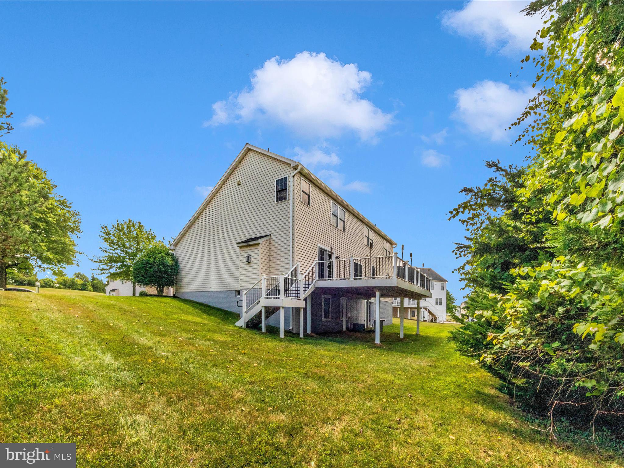 BRIARCLIFF MANOR - Residential