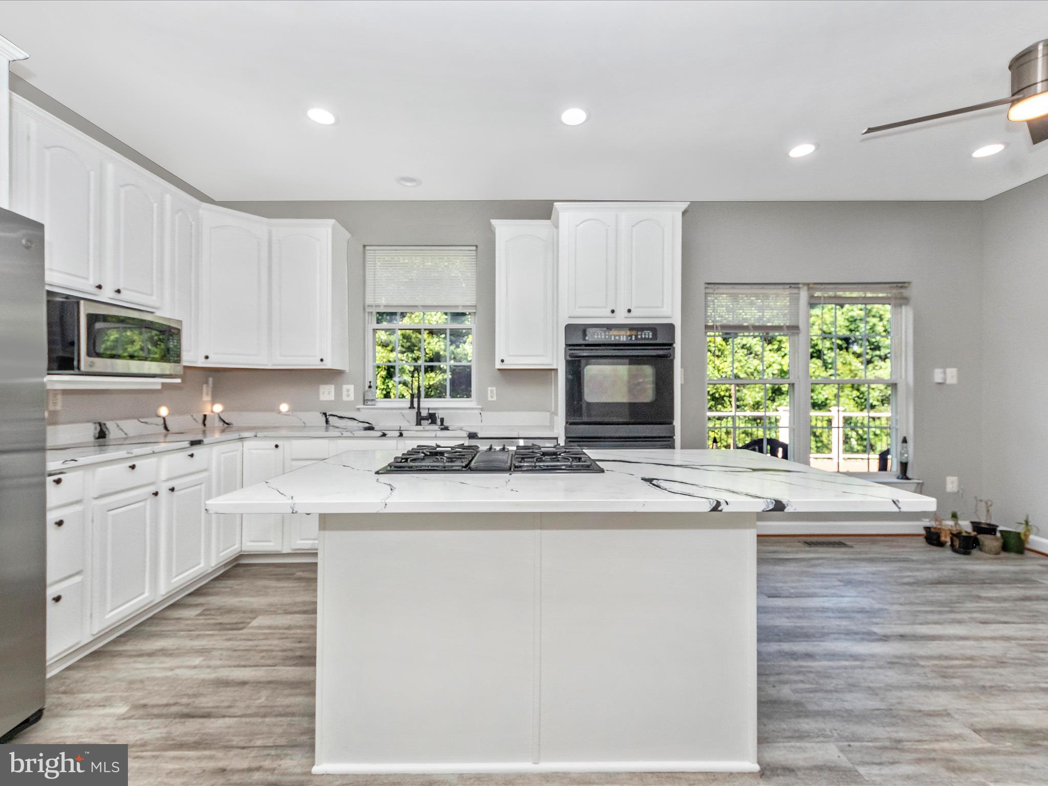 BRIARCLIFF MANOR - Residential