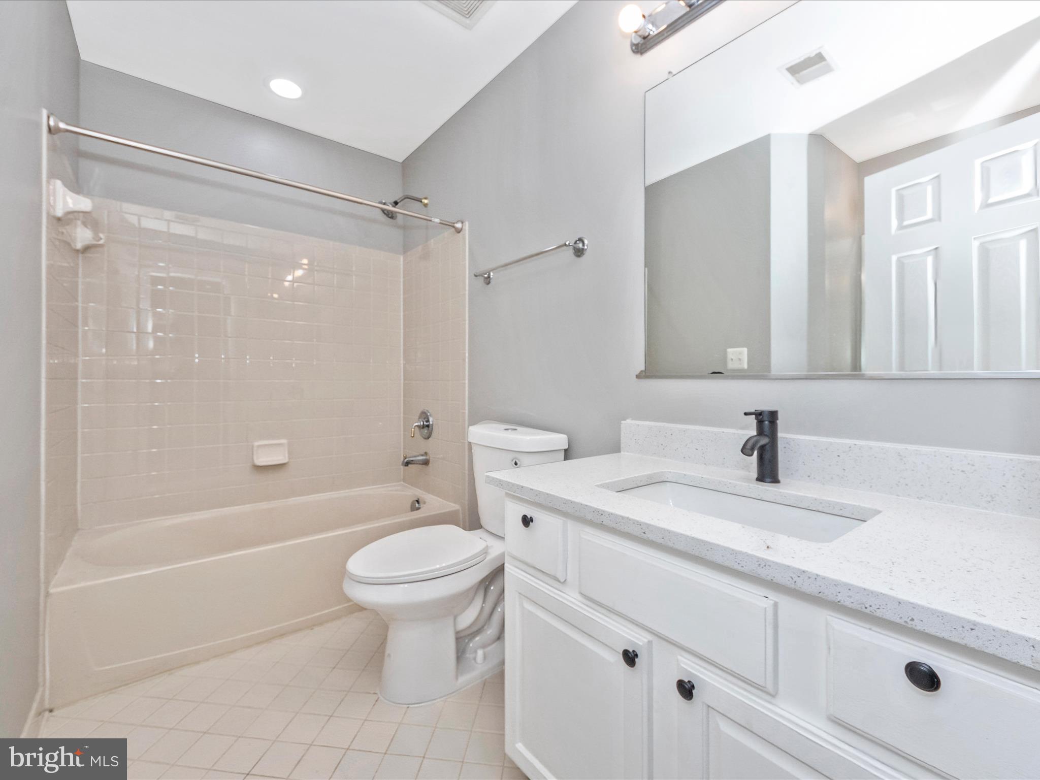 BRIARCLIFF MANOR - Residential