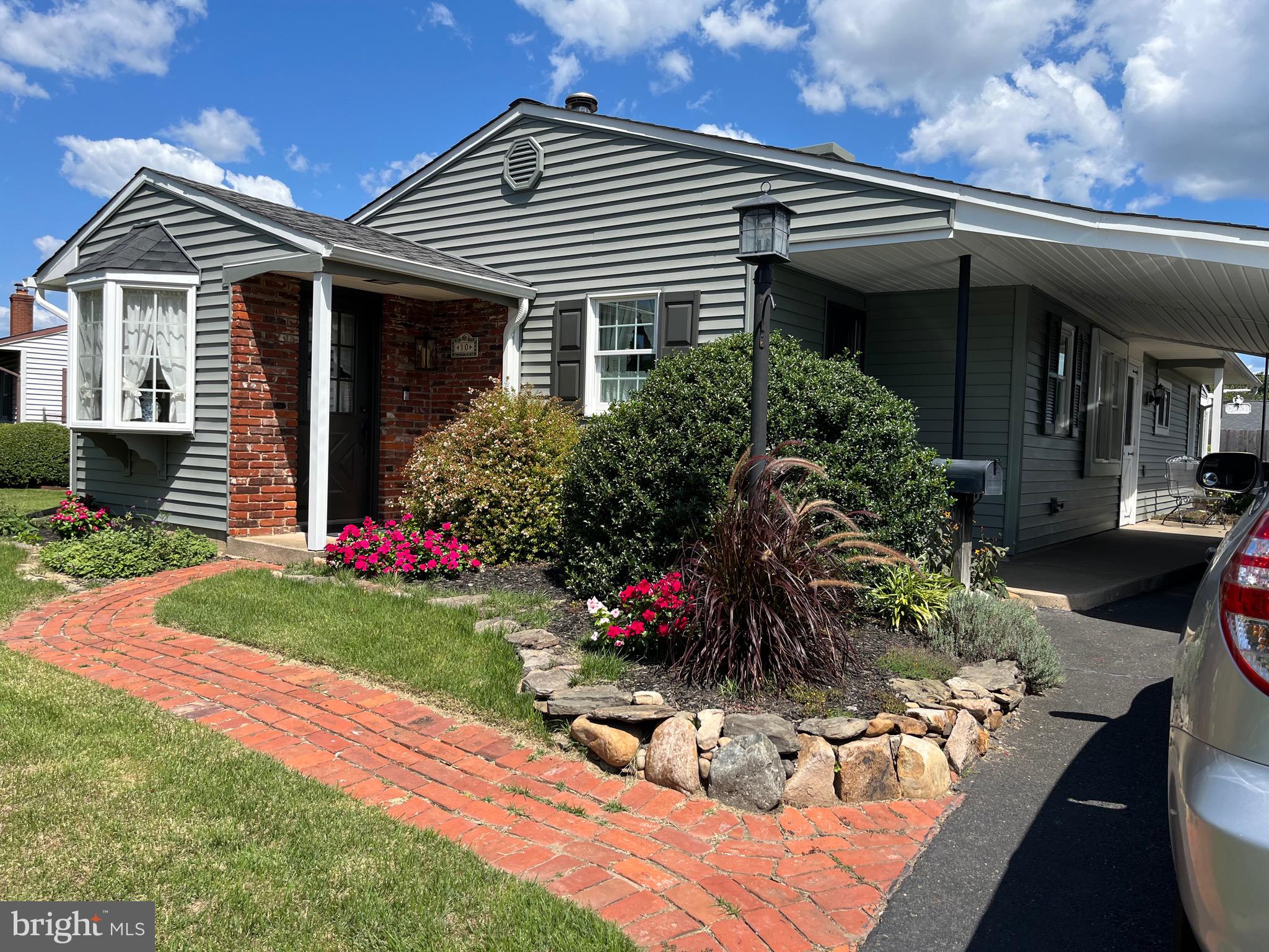LAKESIDE - Residential