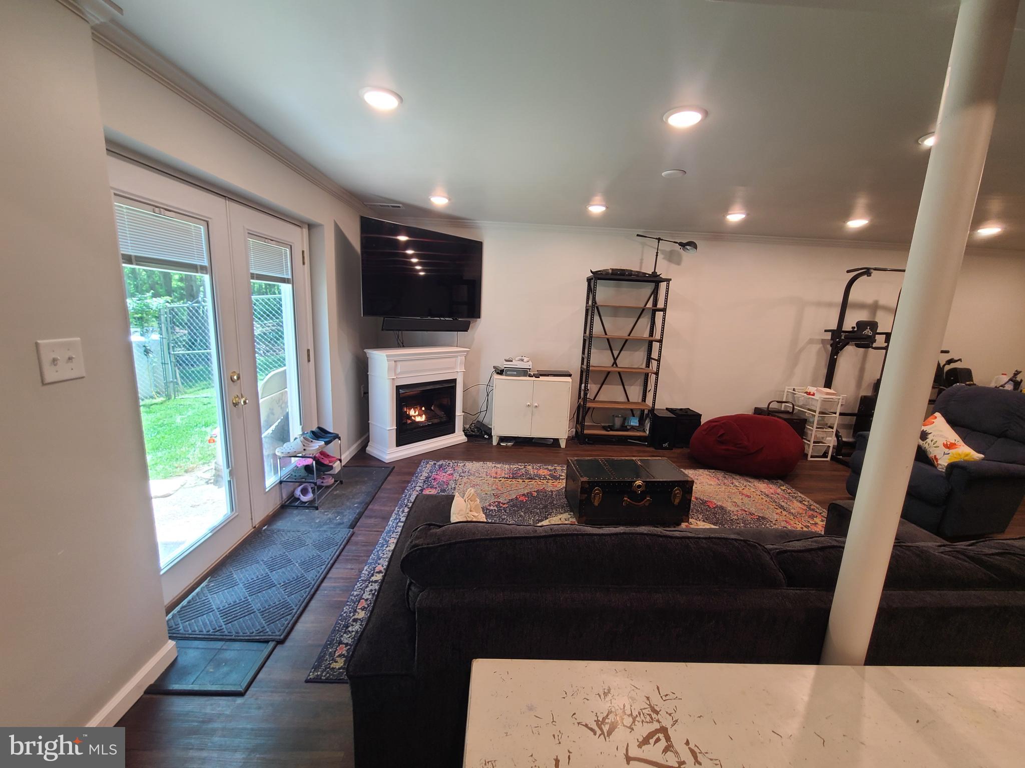 LOCH SELKIRK - Residential Lease