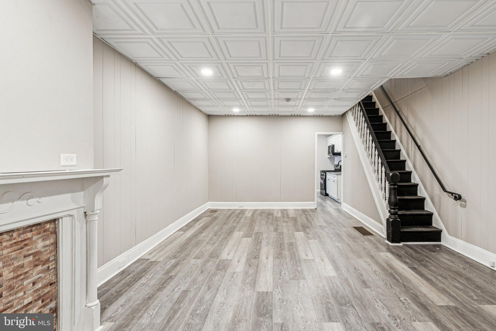 STRAWBERRY MANSION - Residential