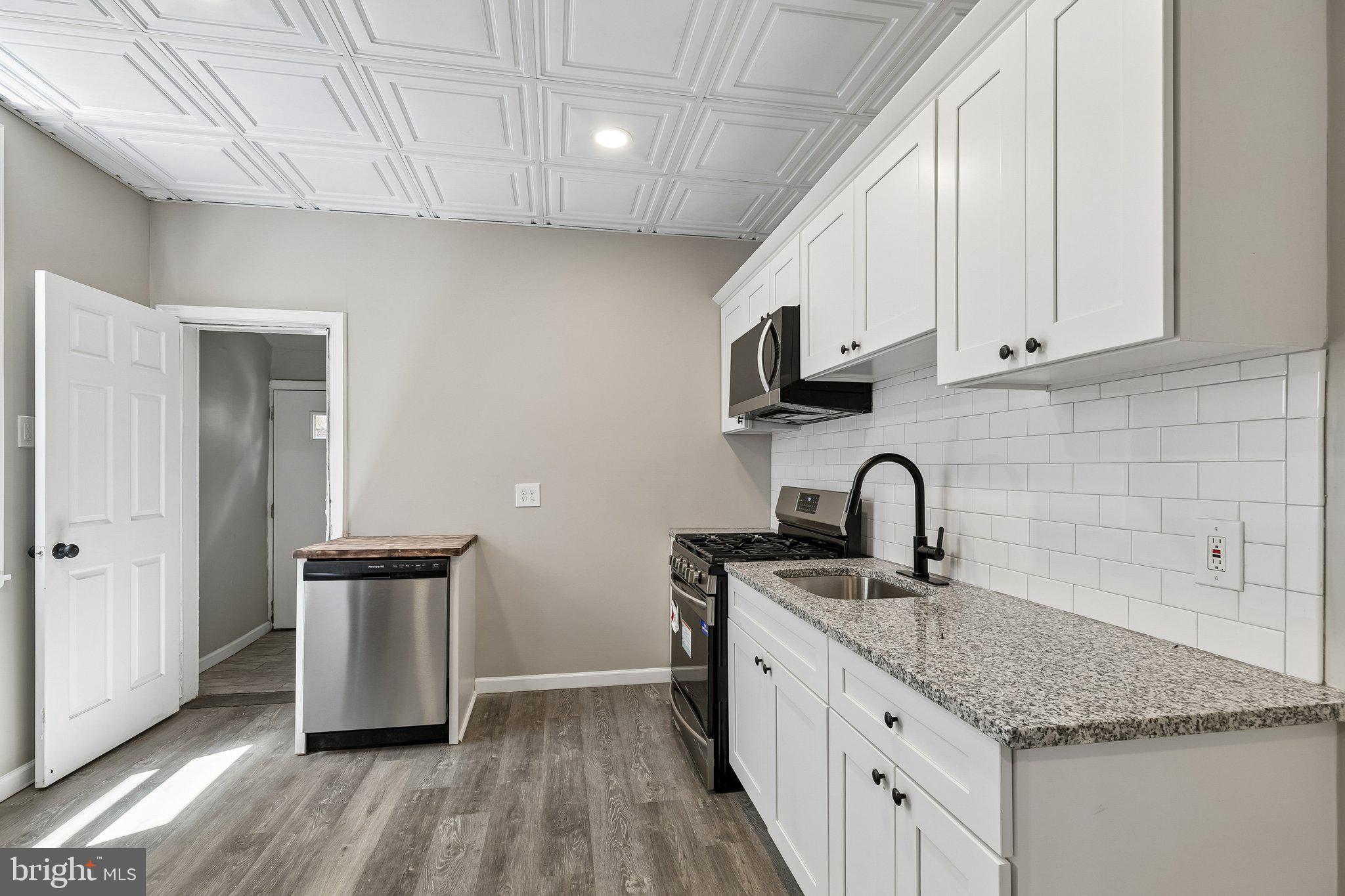 STRAWBERRY MANSION - Residential