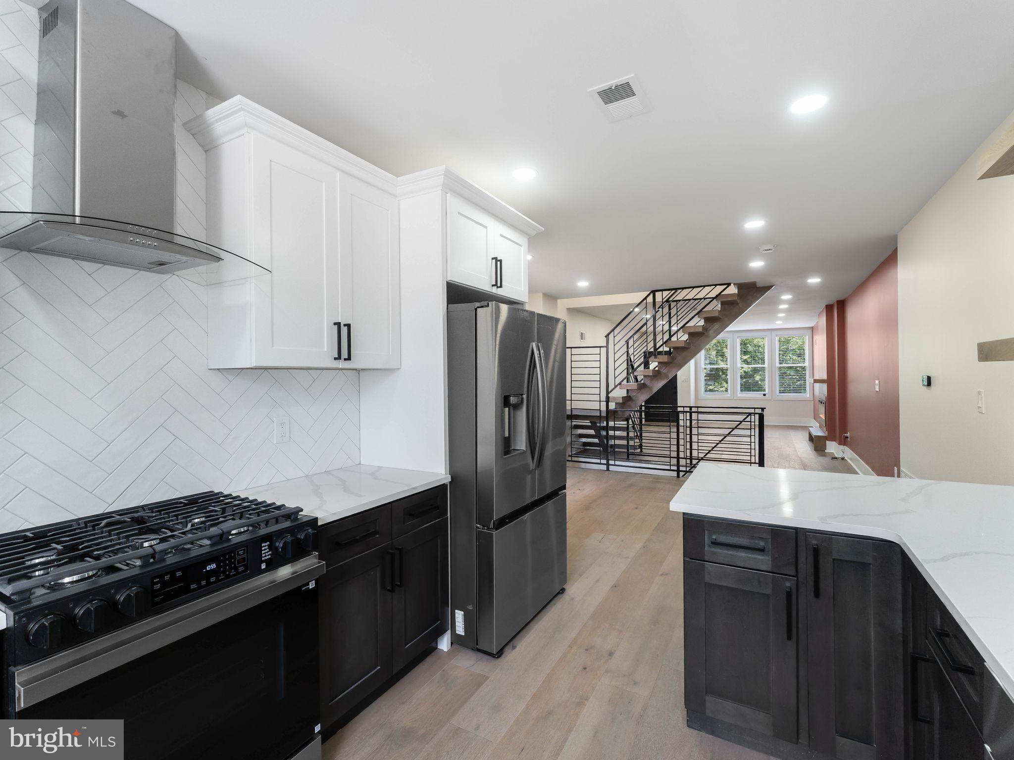 WEST OAK LANE - Residential