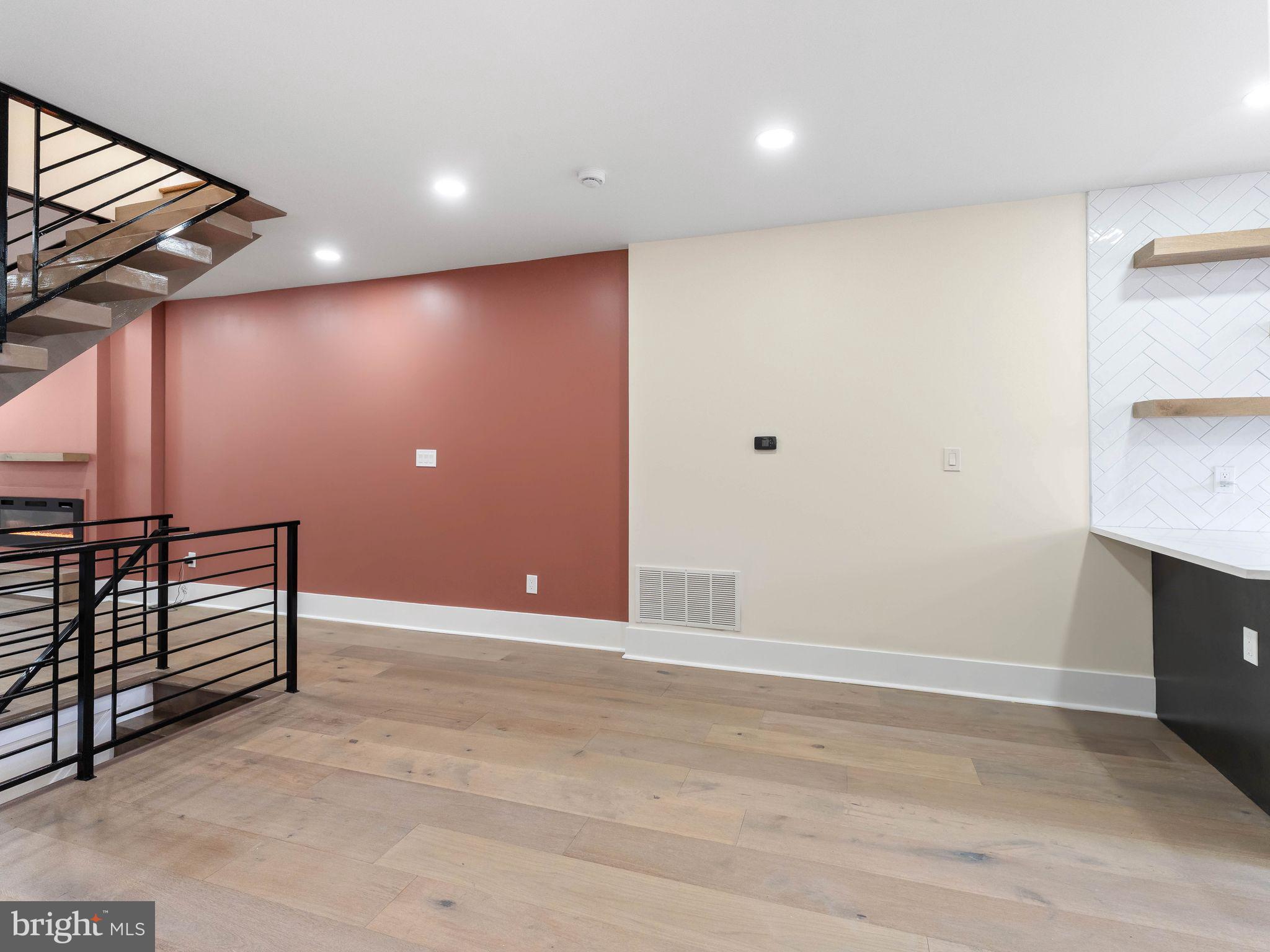 WEST OAK LANE - Residential
