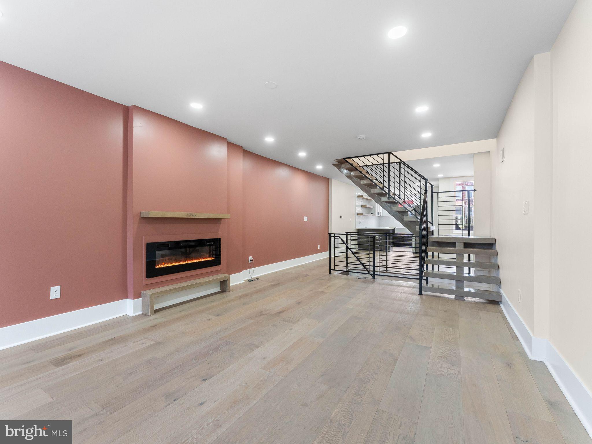 WEST OAK LANE - Residential