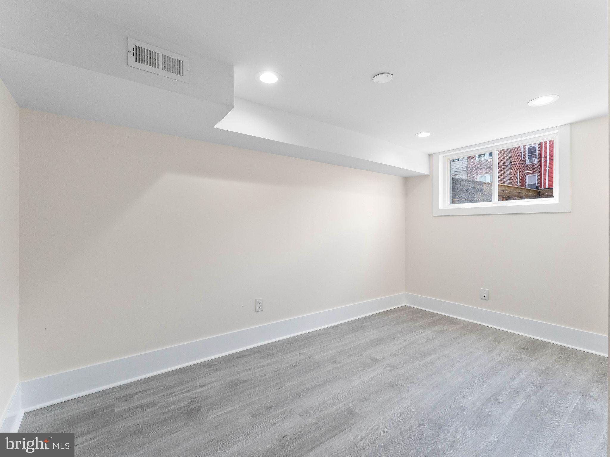 WEST OAK LANE - Residential
