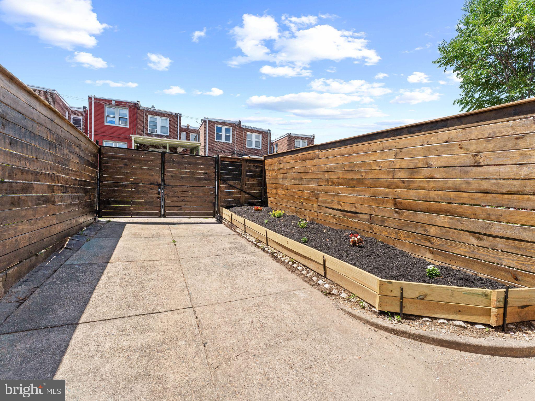 WEST OAK LANE - Residential