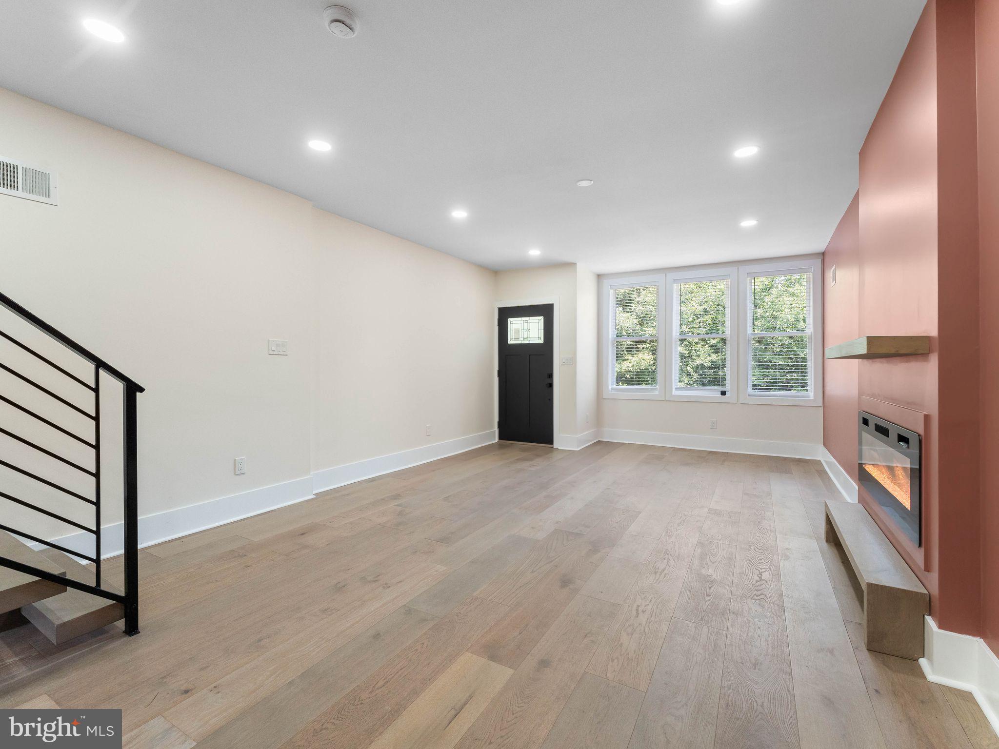 WEST OAK LANE - Residential