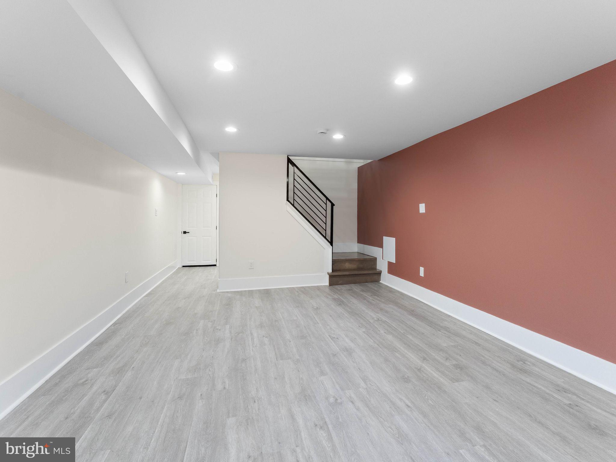WEST OAK LANE - Residential