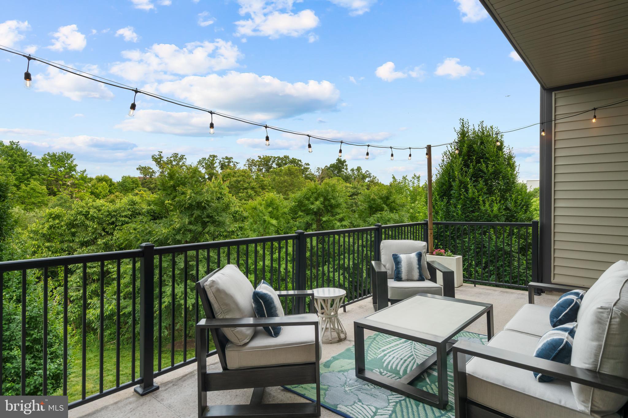 BRAMBLETON TOWN CENTER - Residential