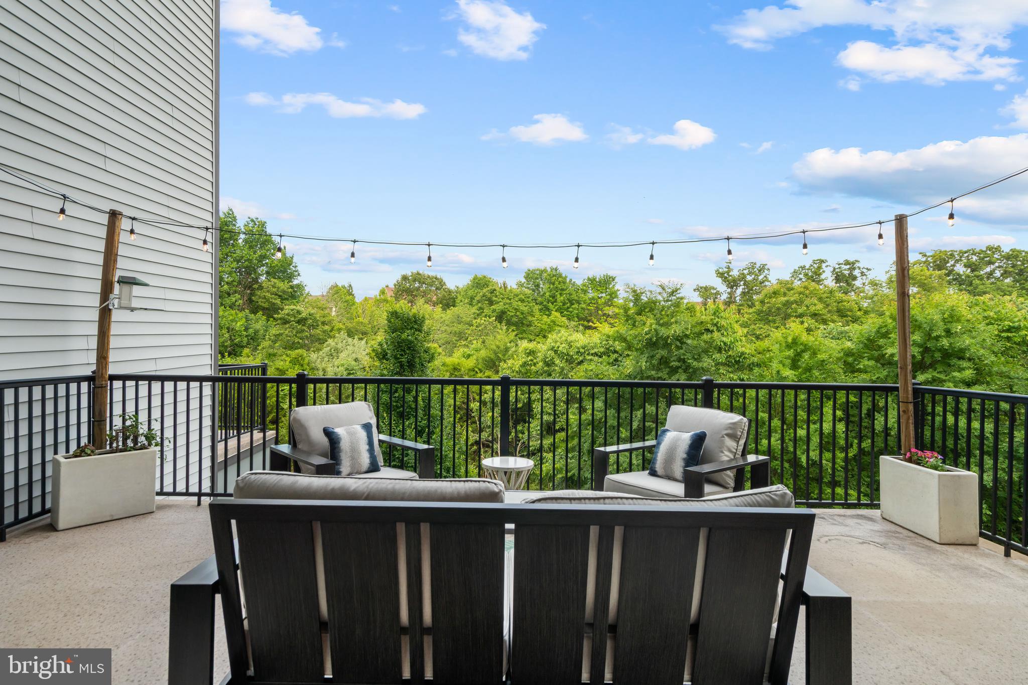 BRAMBLETON TOWN CENTER - Residential