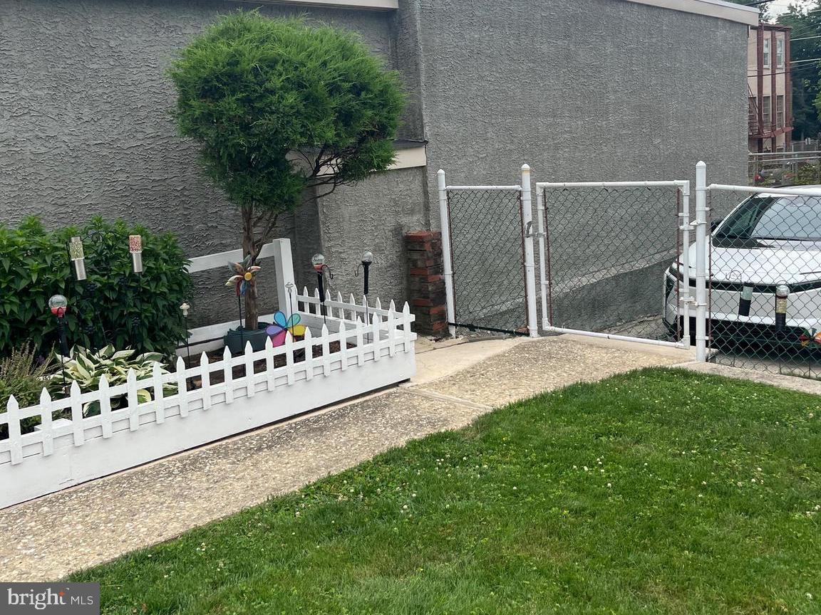 NORRISTOWN - Residential