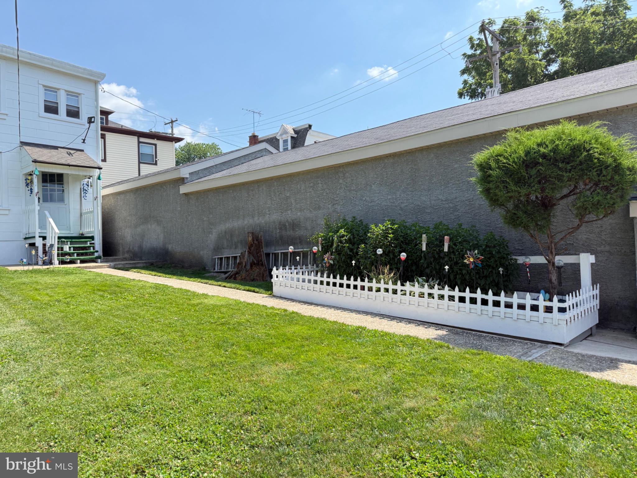NORRISTOWN - Residential