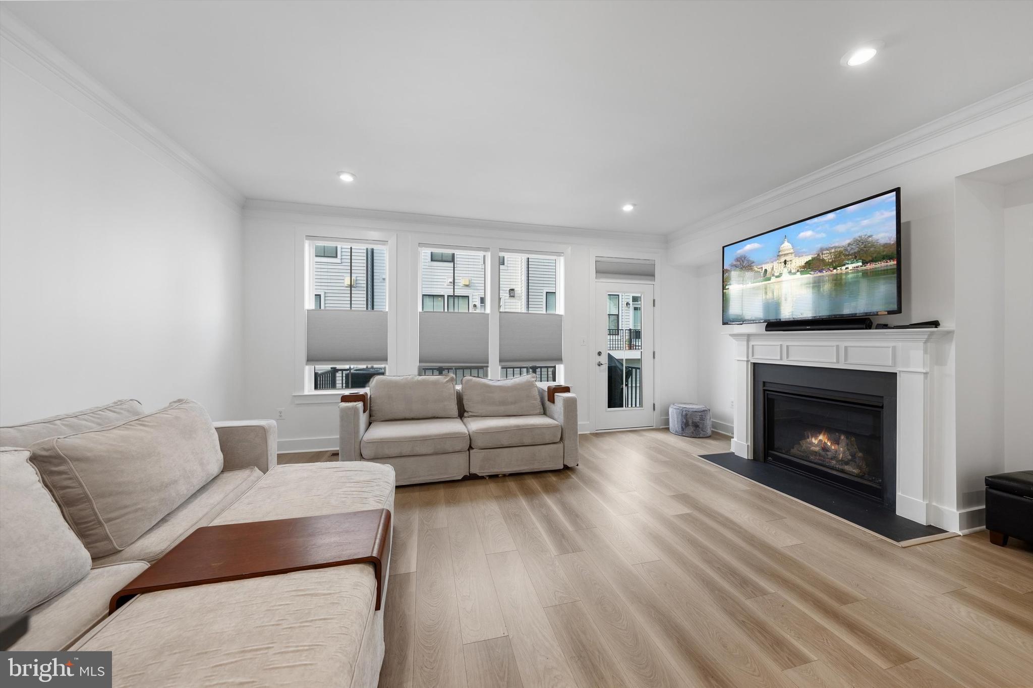 TOWNES AT LITTLE RIVER CROSSING - Residential