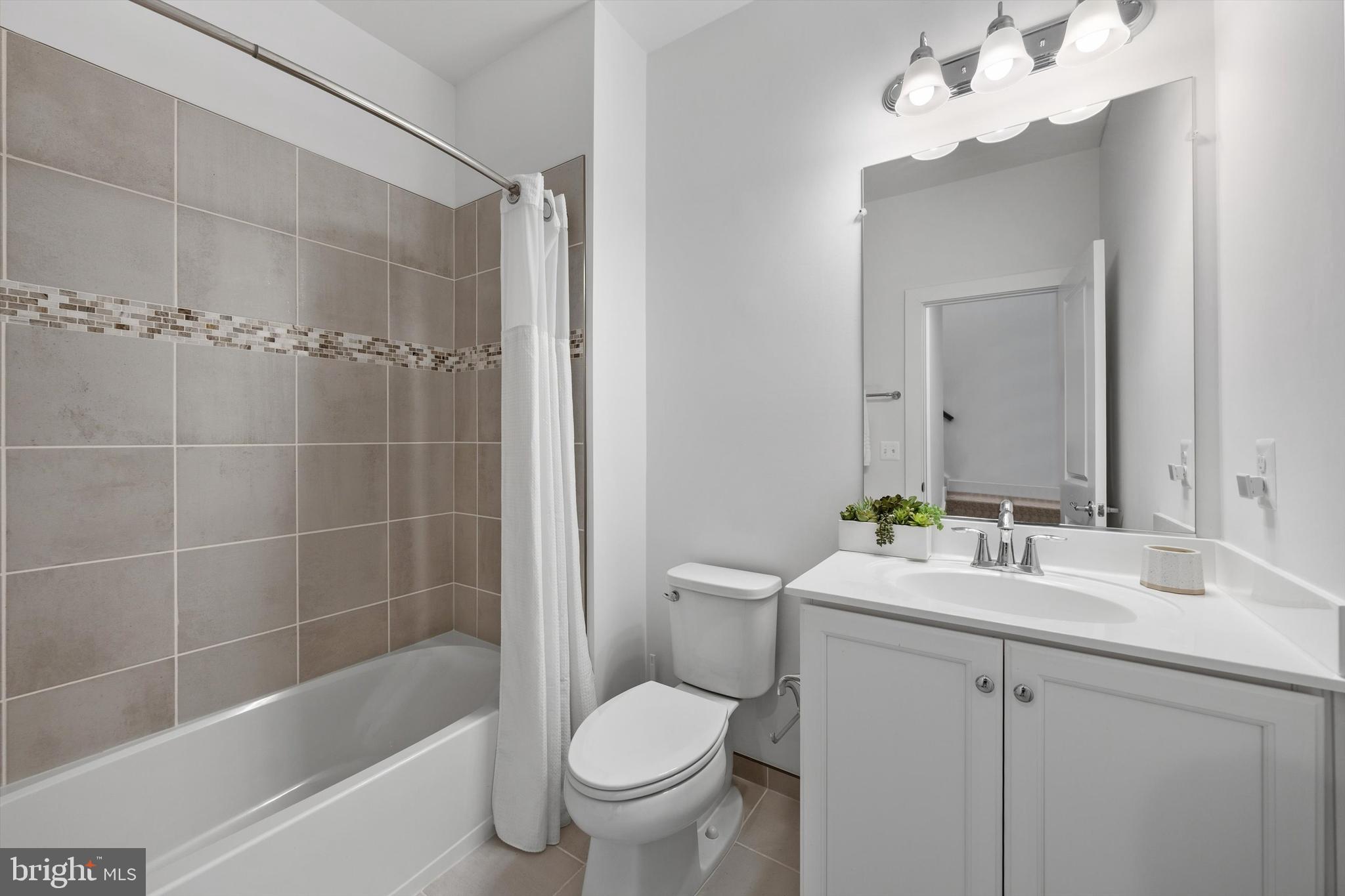 TOWNES AT LITTLE RIVER CROSSING - Residential